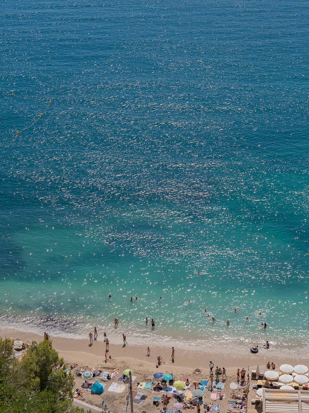  1 sản phẩm có nhiều sản phẩm con 