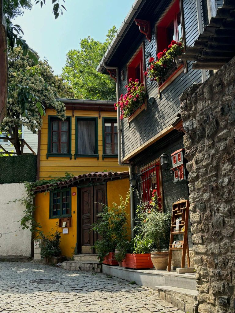  Ngôi nhà đủ màu 